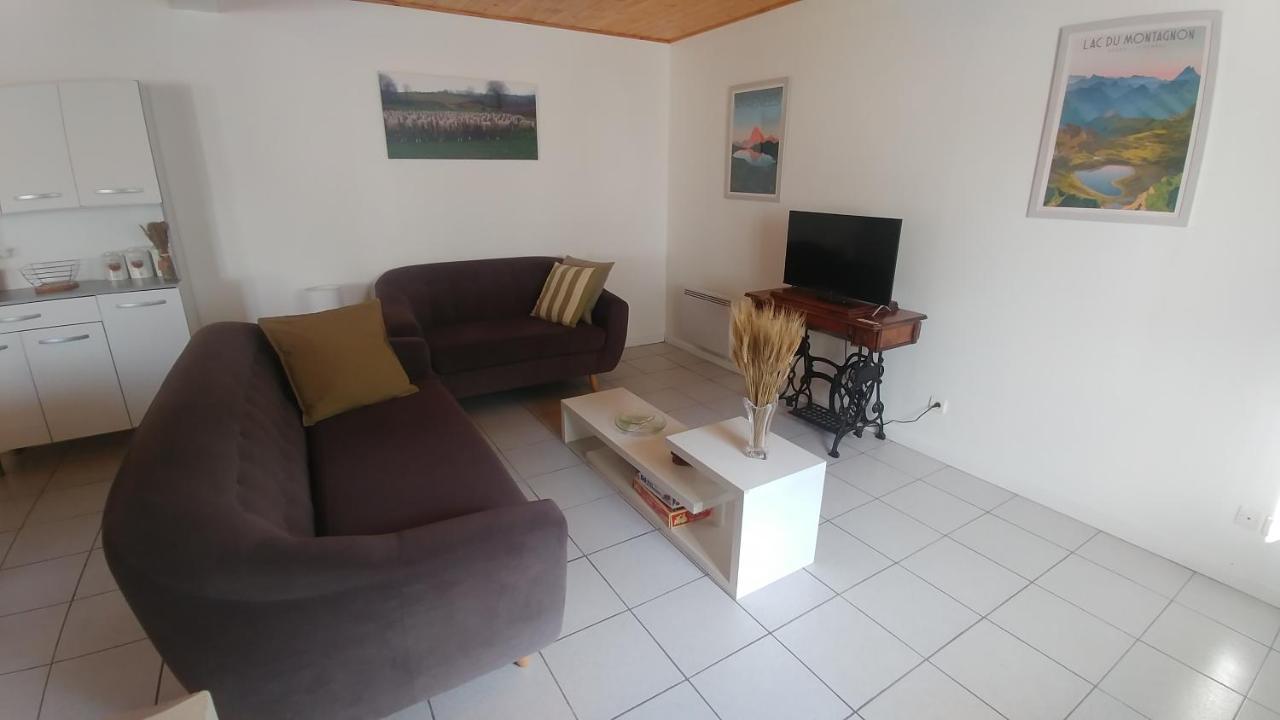 Meuble De Tourisme Au Coeur Du Village A Aramits , Haut Bearn 外观 照片
